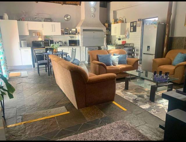 7 BEDROOM HOUSE FOR SALE IN FARRARMERE